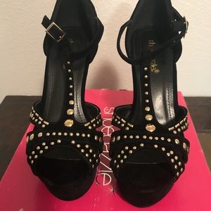 Black gold platforms by shoe dazzle